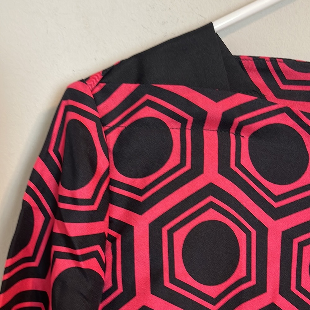 Milly of New York geometric silk blouse size 10 - Picture 2 of 10